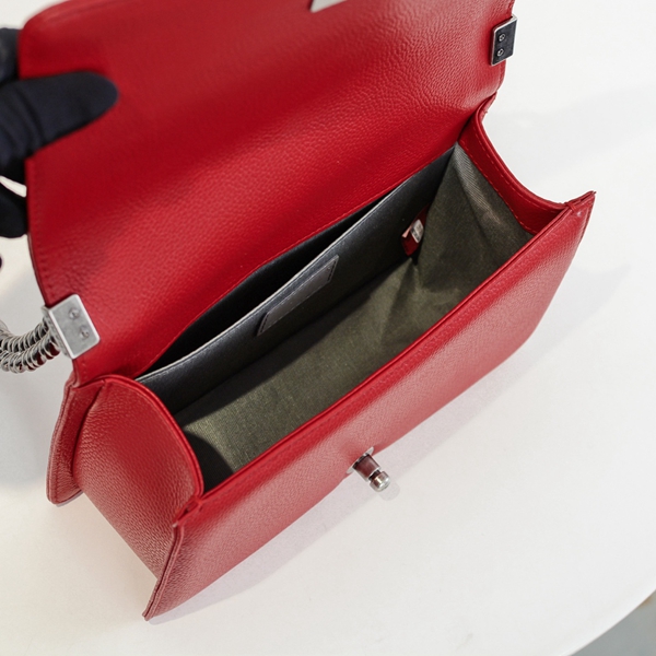 シャネルバッグ着用イメージ